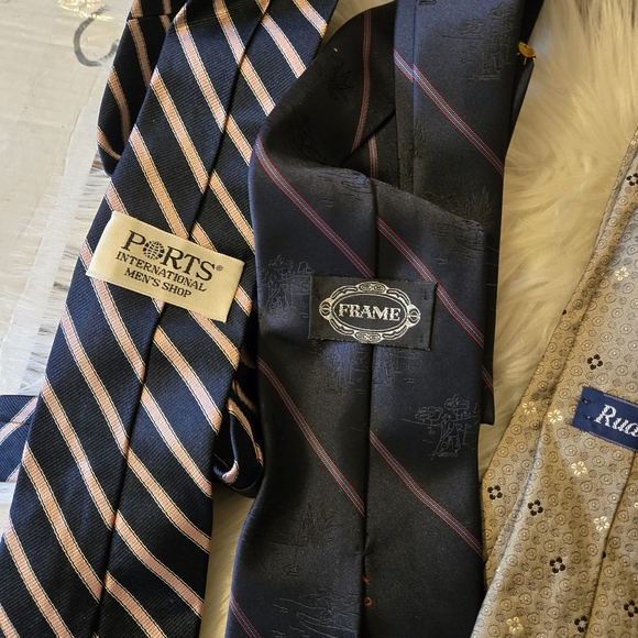 Assorted Men's Ties Collection - Picture 7 of 9